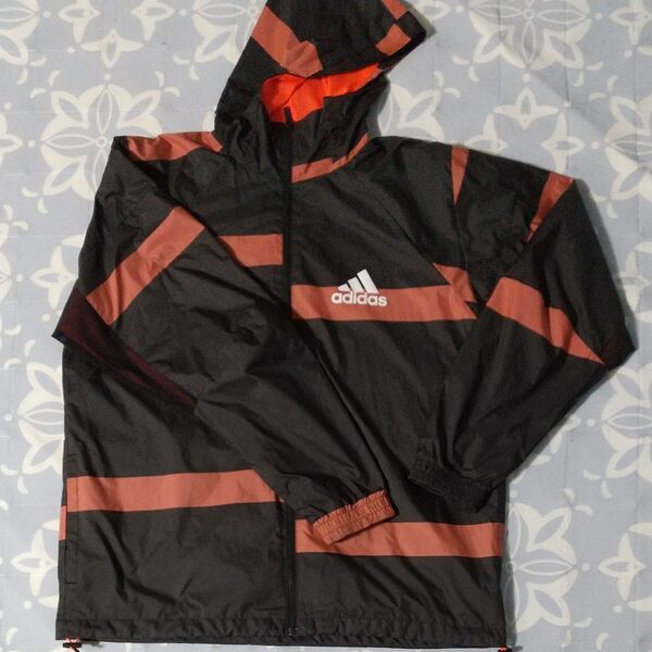 adidas ウィンドブレーカー ・マウンテンパーカー・ジャケット 黒×オレンジ
