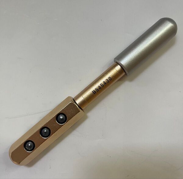 【YA-MAN】正規品フェイスローラー B543430 ゴールドとプラチナ