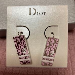 Dior ピアス ピンク ロゴ入り