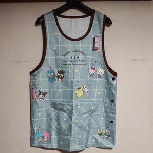 新品タグ付き 保育士 エプロン サンリオキャラクターズ キティ クロミ マイメロディ