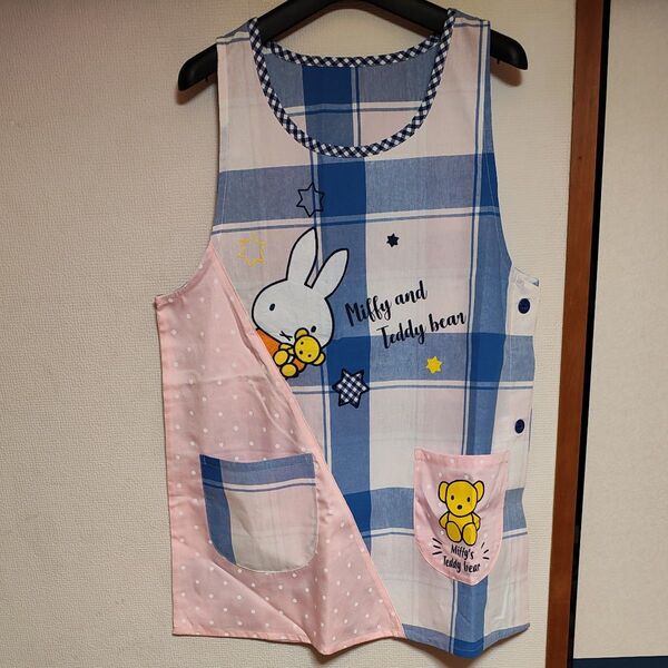 新品未使用 保育士 エプロン ミッフィー Miffy