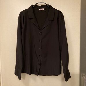 Reonie ブラックシャツ ブラウス 骨スト 黒 未使用 長袖シャツ
