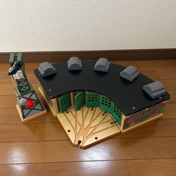 木製トーマス 機関庫 クランキー