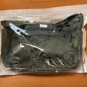 UNIQLO マルチポケットミニバッグ カーキ ノベルティ ユニクロ