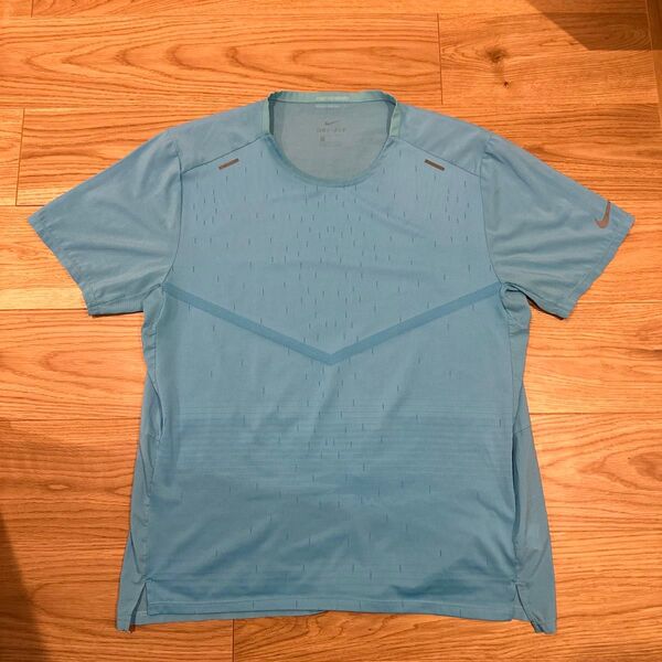 ナイキ ランニング Tシャツ 水色 L
