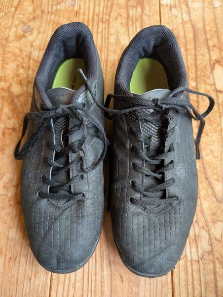 サッカー トレシュー 24.5