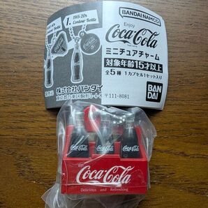 コカ・コーラ ミニチュアチャーム 1950s six-pack-carrier ガチャ