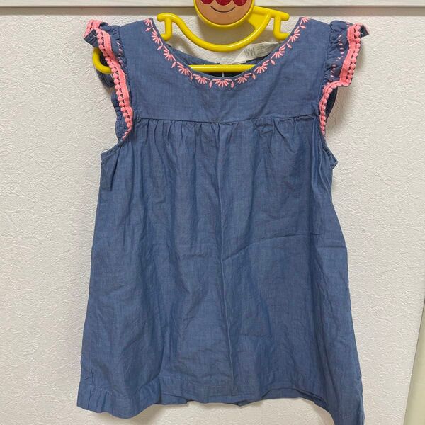 【暑くても可愛く着たい】H&M デニムカラーワンピース ピンクの刺繍 100