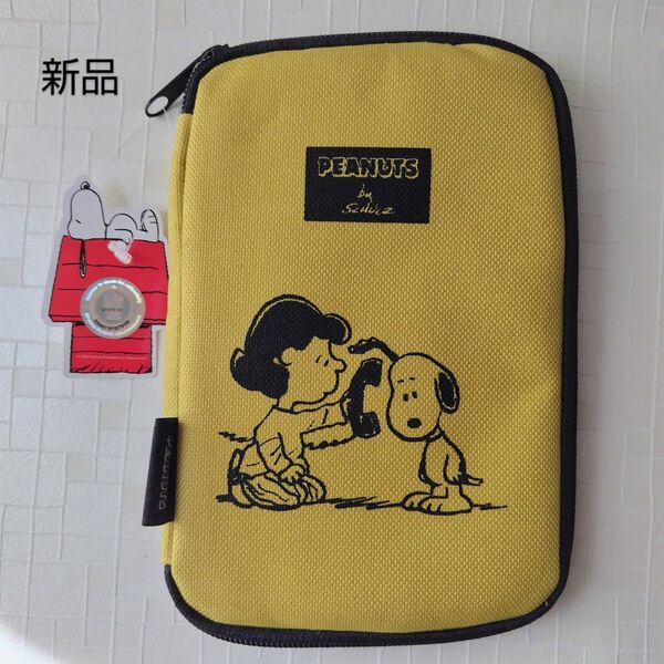 新品未使用タグ付き新品未使用タグ付き スヌーピー SNOOPY マルチポーチ マルチケース 小物入れ イエロー