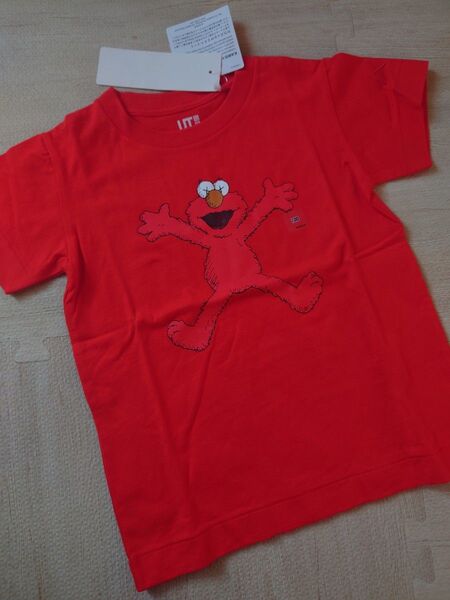 ユニクロ UNIQLO 半袖 Tシャツ エルモ カウズ コラボ セサミストリート