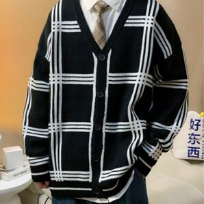 新品のニットカーディガンです