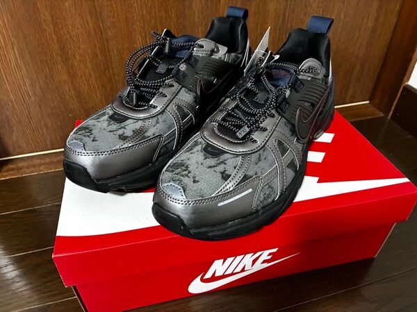 【新品】V2K Run Metallic Dark Grey 27.5 NIKE
