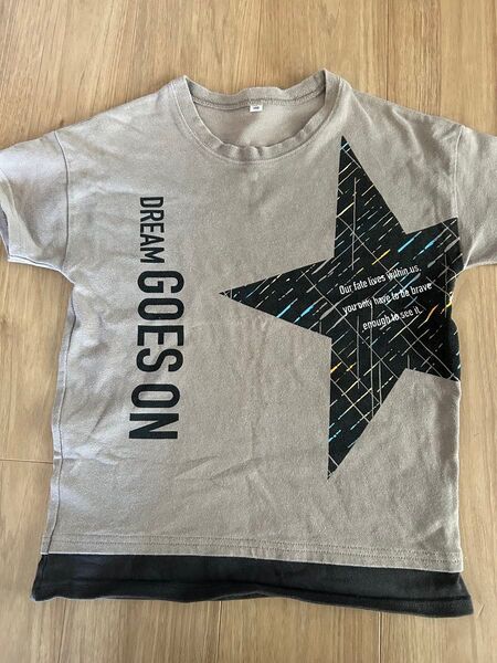 Tシャツ 140 ベージュ 星のデザイン