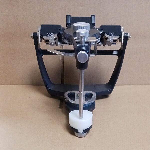 R7.0425.④ 歯科 器具 技工 インプラント? 義歯? 半調節性?咬合器? 松風 プロアーチ3EG pro arch 3eg