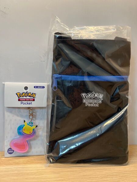 ポケポケロゴ入りサコッシュ&キーホルダー