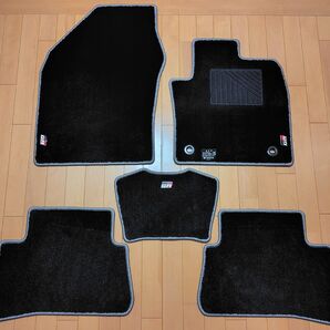 C-HR GRフロアマット&トノカバー&ドリンクホルダー&ゴミ箱&コンソールボックストレイ&トレイ&コンソールホルダー&他4点