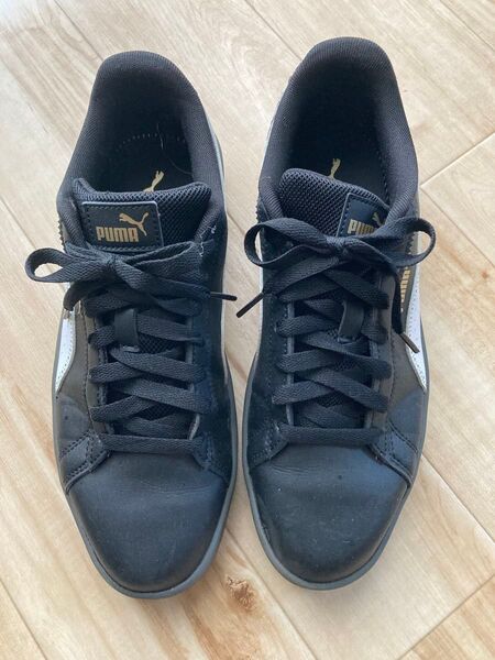 PUMAスニーカー