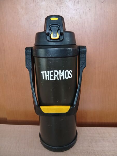 THERMOS 真空断熱スポーツジャグ 大容量2.5L 【used】