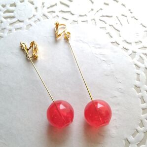 揺れるとかわいい さくらんぼ レジンイヤリング ハンドメイド レジン クリップ式イヤリング 春アクセ 夏アクセ