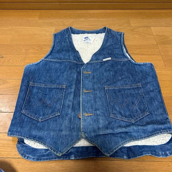 Wrangler デニムベスト ボア付き