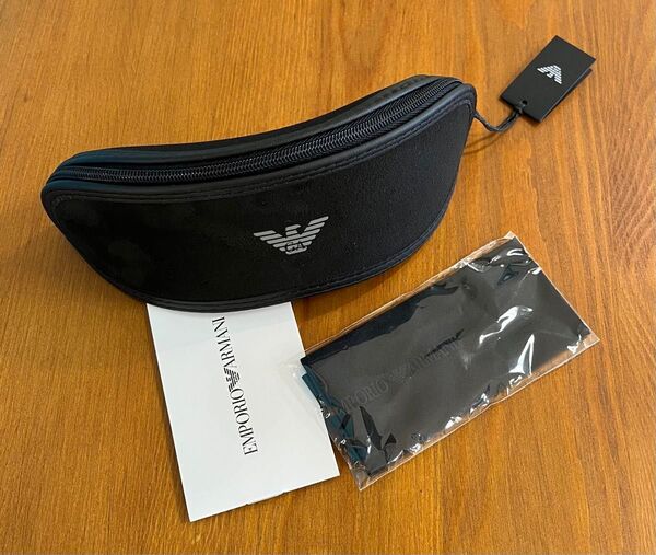 新品 メガネケース★黒 チャック式