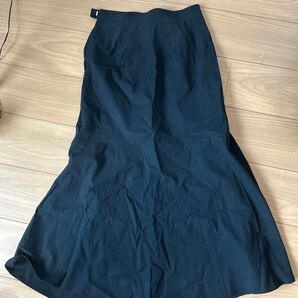 ページボーイ スリット入りロングスカート