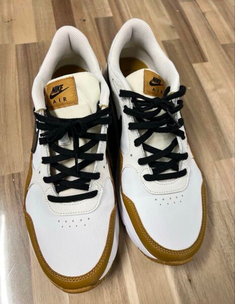 NIKE スニーカー