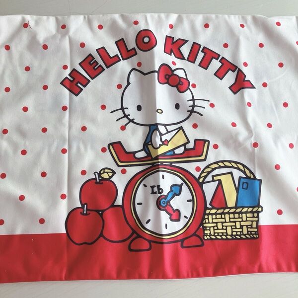 【新品未使用】キティ 枕カバー 50周年 サンリオ レトロ 赤 アベイル