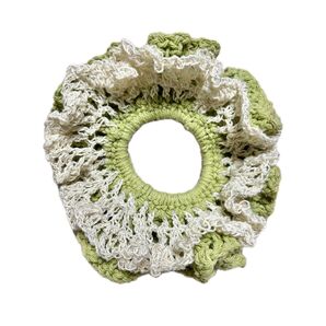 ハンドメイド レースのシュシュ グリーン 緑 黄緑 フリル レース アクセサリー レース編み Handmadeレース編み 手編み