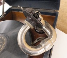 希少 アンティーク RCA Victor/ビクター 蓄音機 ポータブル レトロ ジャンク扱い 札幌市_画像8