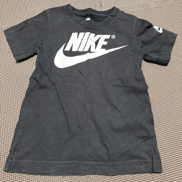 NIKE ナイキ 半袖Tシャツ トップス 黒