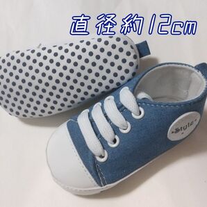 未使用新品 ベビーシューズ 直径約12cm デニム風 滑り止め ネイビーブルー 靴紐 ワンポイント