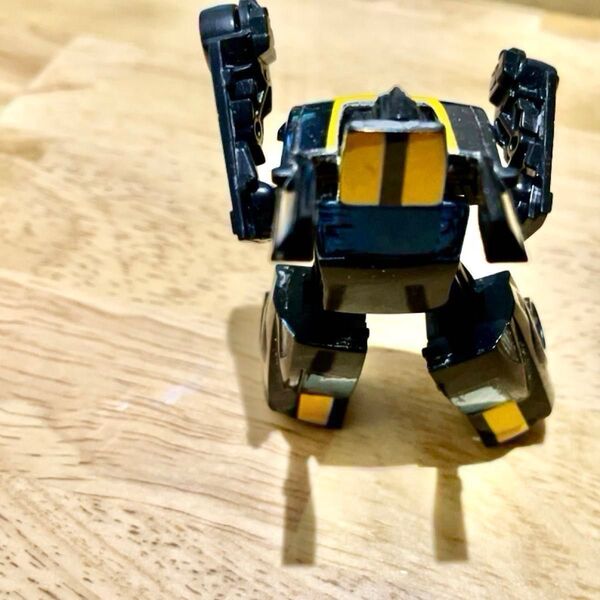 貴重でレアな非売品♪変形!トランスフォーマー!バンブルビー♪車→バンブルビーに変形♪可動部分も多少形を変えられて結構リアル!