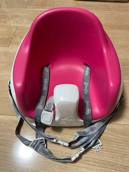 は バンボ Bumbo ベビーチェア