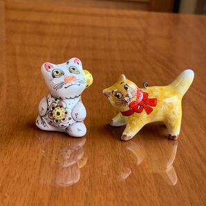 ロシア製2匹の陽気な猫置物陶器白猫オレンジ猫茶トラ北欧雑貨フィギュリンミニチュア グジェリ焼き