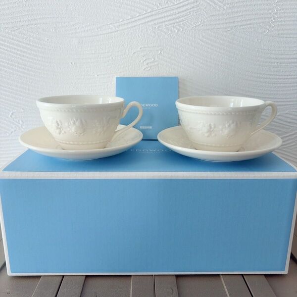 WEDGWOOD ウェッジウッド クイーンズウェア フェスティビティ ティーカップ&ソーサー 2客セット