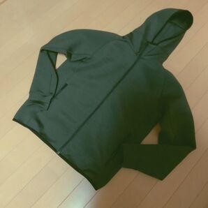 ユニクロ ドライストレッチパーカー M