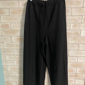 ブラック ワイドパンツ