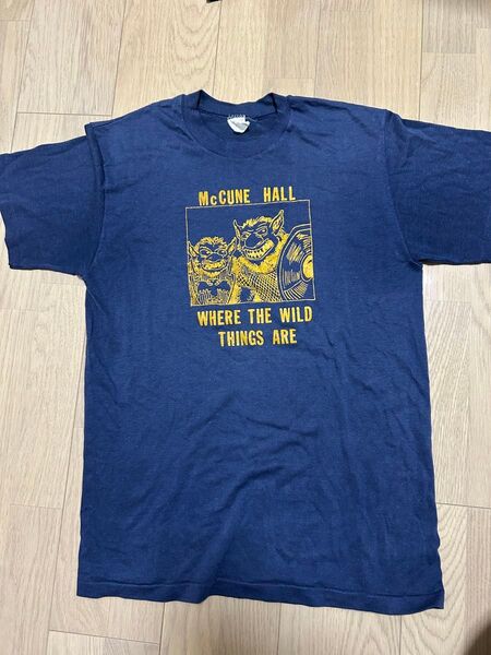 McCUNE HALL WHERE THE WILD THINGS ARE Tシャツ ネイビー