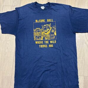 McCUNE HALL WHERE THE WILD THINGS ARE Tシャツ ネイビー