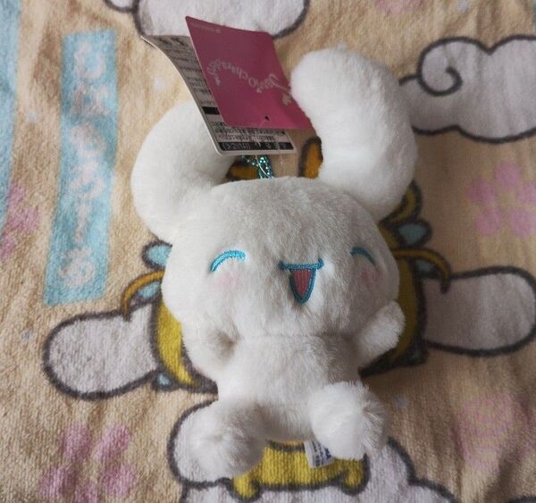 シナモロールぬいぐるみ マスコット にっこり(^^)