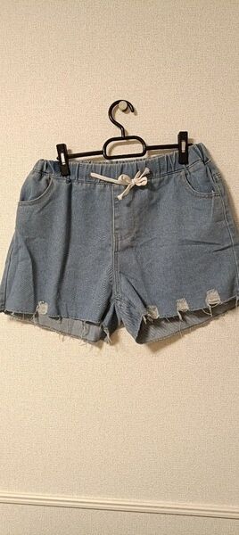 ライトブルー ダメージ加工 ショートパンツ