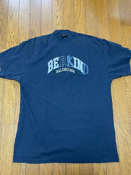 【確実本物激安】BE KIND BALENCIAGA Tシャツ ネイビー