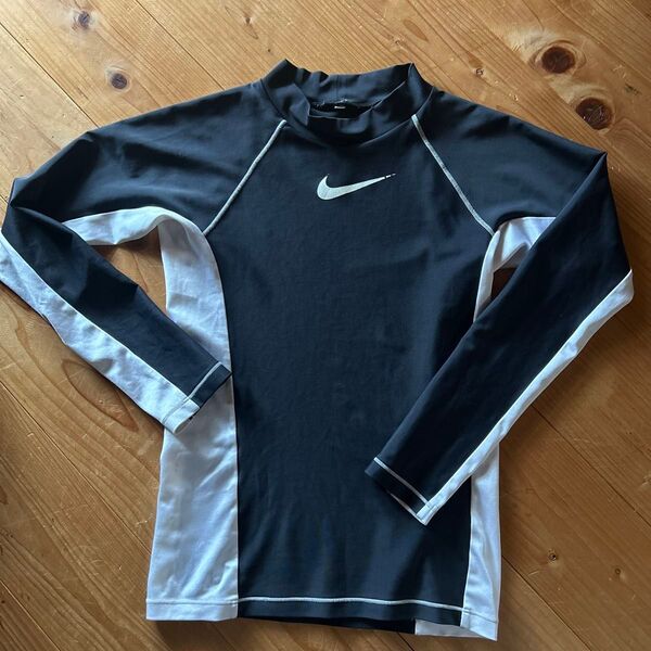 ナイキ♪NIKE♪ラッシュガード♪140〜150♪長袖♪ブラック♪水着♪美品