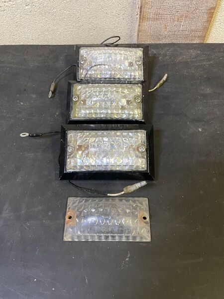 角形マーカー12V レッド6連 3個予備レンズ1個