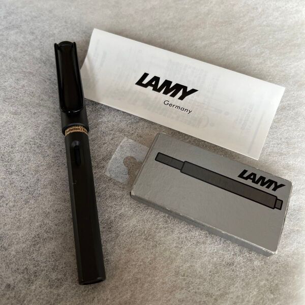 LAMY 万年筆 BK サファリ カートリッジ5本つき