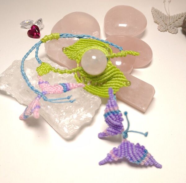 【ハンドメイド】ローズクオーツバタフライマクラメブレスレット【天然石】