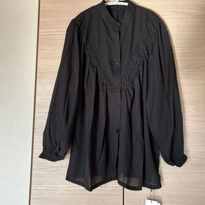 黒 ブラウス