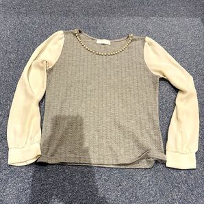 パールビーズ付きトップス オフィスカジュアル