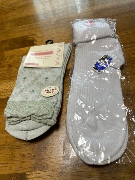 新品未使用 レディース 靴下 2足セット 韓国三つ折りホワイトソックス 花柄グリーン